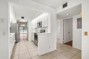 1200 SW 130th Ave, Pembroke Pines, FL 33027 - Photo 9