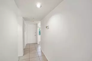 1200 SW 130th Ave, Pembroke Pines, FL 33027 - Photo 5