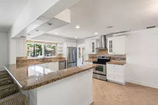 330 SE 10th St, Pompano Beach, FL 33060 - Photo 3