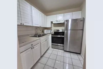 118 Kent H, West Palm Beach, FL 33417 - Photo 3