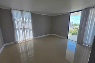 3701 N Country Club Dr, Aventura, FL 33180 - Photo 15