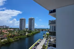 3701 N Country Club Dr, Aventura, FL 33180 - Photo 13