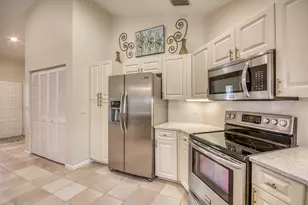 206 Canterbury Dr W, Palm Beach Gardens, FL 33418 - Photo 9