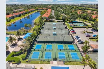 9532 N Crescent View Dr Drive N, Boynton Beach, FL 33437 - Photo 45