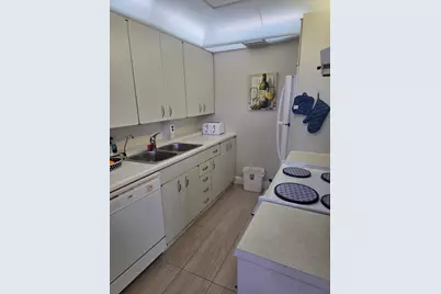 4023 Newport H, Deerfield Beach, FL 33442 - Photo 7