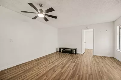1011 NE Abada Ct Court NE #110, Palm Bay, FL 32905 - Photo 11