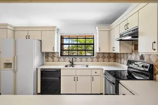 206 Congressional Way, Deerfield Beach, FL 33442 - Photo 15
