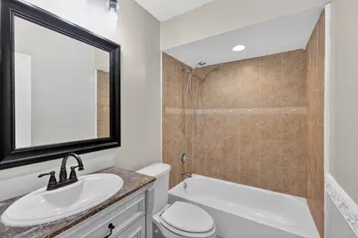 32 Wimbledon Lake #221, Plantation, FL 33324 - Photo 17