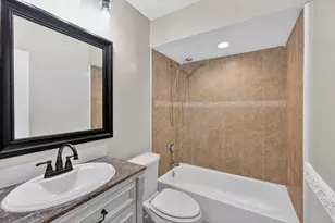 32 Wimbledon Lake, Plantation, FL 33324 - Photo 17