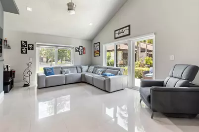 7003 Marlberry Lane, Tamarac, FL 33321 - Photo 9