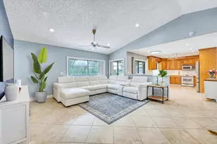 935 NW 110th Ln, Coral Springs, FL 33071 - Photo 3
