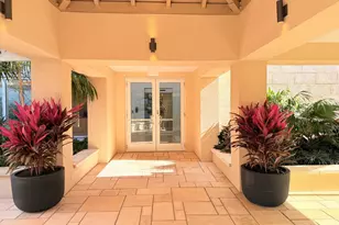 400 South Pointe Dr, Miami Beach, FL 33139 - Photo 15