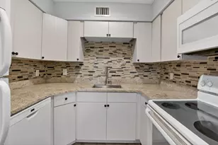 2535 SW 22nd Ave, Delray Beach, FL 33445 - Photo 15
