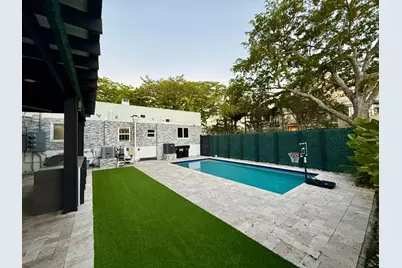 701 NE 17 Way, Fort Lauderdale, FL 33304 - Photo 1