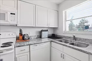 1300 Seaway Dr, Fort Pierce, FL 34949 - Photo 7