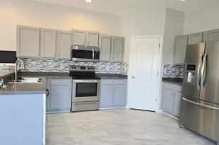 1112 Andrew Aviles Cir, Tampa, FL 33619 - Photo 5