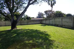 151 Cordoba Cir, Royal Palm Beach, FL 33411 - Photo 3