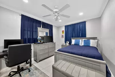 650 NW 38th Place, Deerfield Beach, FL 33064 - Photo 17
