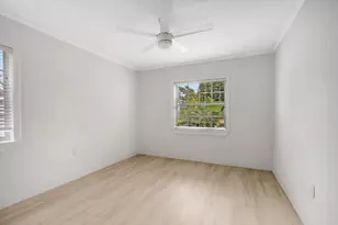 237 NW 7th St, Boca Raton, FL 33432 - Photo 23