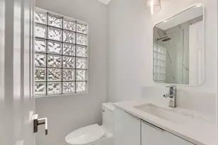 237 NW 7th St, Boca Raton, FL 33432 - Photo 21