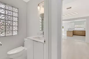 237 NW 7th St, Boca Raton, FL 33432 - Photo 19