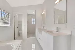 237 NW 7th St, Boca Raton, FL 33432 - Photo 39