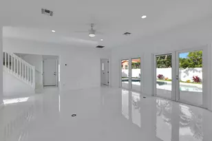 237 NW 7th St, Boca Raton, FL 33432 - Photo 9