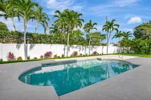 237 NW 7th St, Boca Raton, FL 33432 - Photo 3