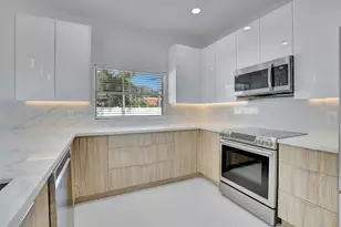 237 NW 7th St, Boca Raton, FL 33432 - Photo 13