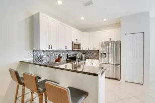 123 E Thatch Palm Cir, Jupiter, FL 33458 - Photo 9