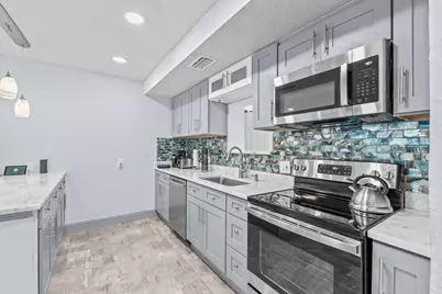 741 W 10th Street, Riviera Beach, FL 33404 - Photo 9