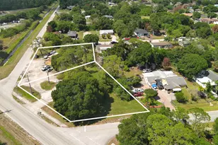 902 Angle Rd, Fort Pierce, FL 34947 - Photo 7