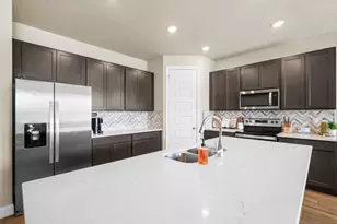 8588 Dahlia Cir, Port Saint Lucie, FL 34986 - Photo 11