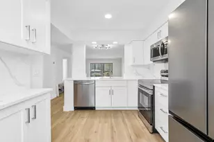 7290 Kinghurst Dr, Delray Beach, FL 33446 - Photo 1