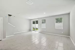 423 Salisbury Cir, Fort Pierce, FL 34982 - Photo 3