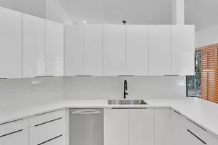 3420 Washington Ln, Cooper City, FL 33026 - Photo 9