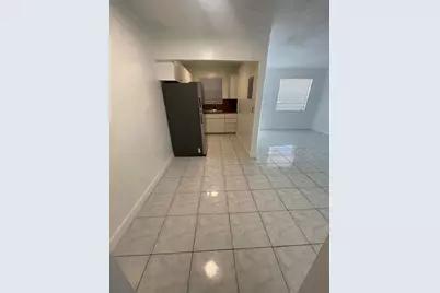 400 SE 9th Court #Apt 9, Hallandale Beach, FL 33009 - Photo 3