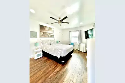 626 NE 17th Way, Fort Lauderdale, FL 33304 - Photo 3