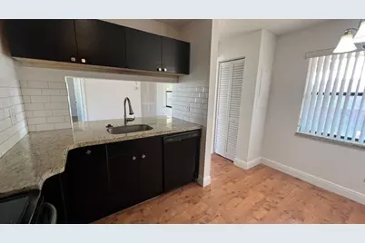 9621 NW 4th Street #3e, Coral Springs, FL 33071 - Photo 13