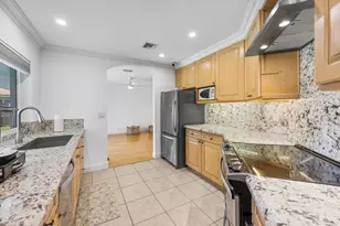 1051 NW 9th St, Boca Raton, FL 33486 - Photo 19