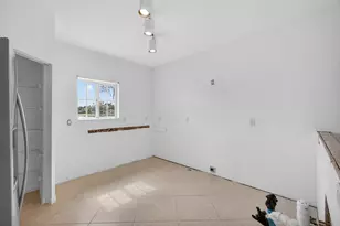2344 Windjammer Way, West Palm Beach, FL 33411 - Photo 9