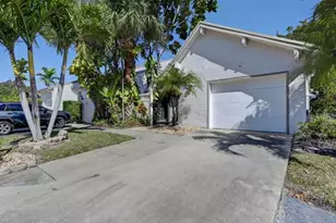 6660 Canary Palm Cir, Boca Raton, FL 33433 - Photo 5