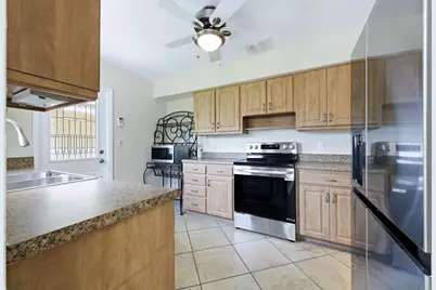 1452 Crest Drive, Lake Worth, FL 33461 - Photo 9