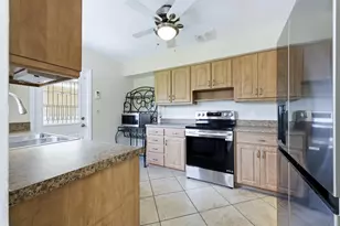 1452 Crest Dr, Lake Worth, FL 33461 - Photo 9
