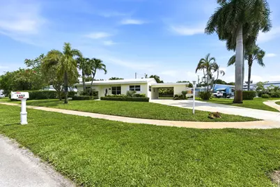 1452 Crest Drive, Lake Worth, FL 33461 - Photo 3