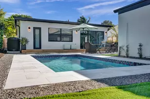 225 NE 10th St, Delray Beach, FL 33444 - Photo 15