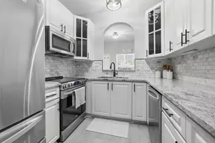10581 NW 56th Pl, Coral Springs, FL 33076 - Photo 9