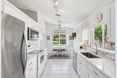 1110 NW 105th Way, Plantation, FL 33322 - Photo 15
