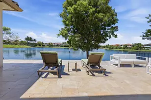 10271 Peninsula Pl, Parkland, FL 33076 - Photo 3