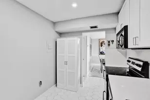 3701 N Country Club Dr, Aventura, FL 33180 - Photo 31